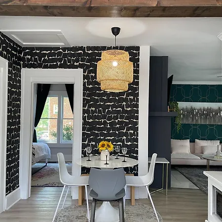Atlanta'S Secret Getaway Villa